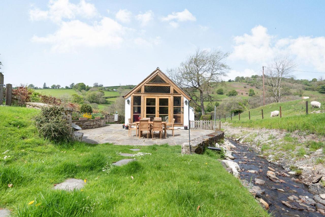 Pen Y Bont Villa คลางกอซเลน ภายนอก รูปภาพ