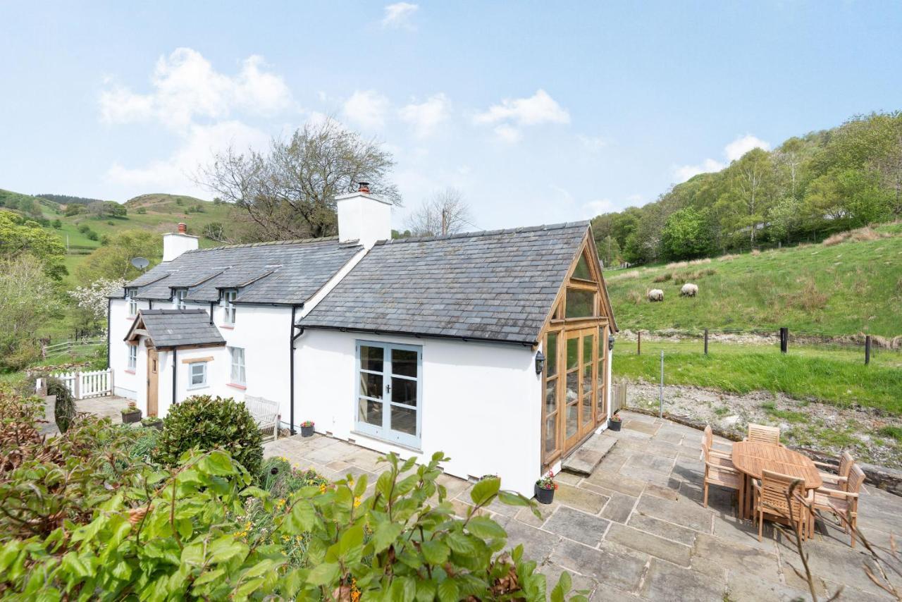 Pen Y Bont Villa คลางกอซเลน ภายนอก รูปภาพ